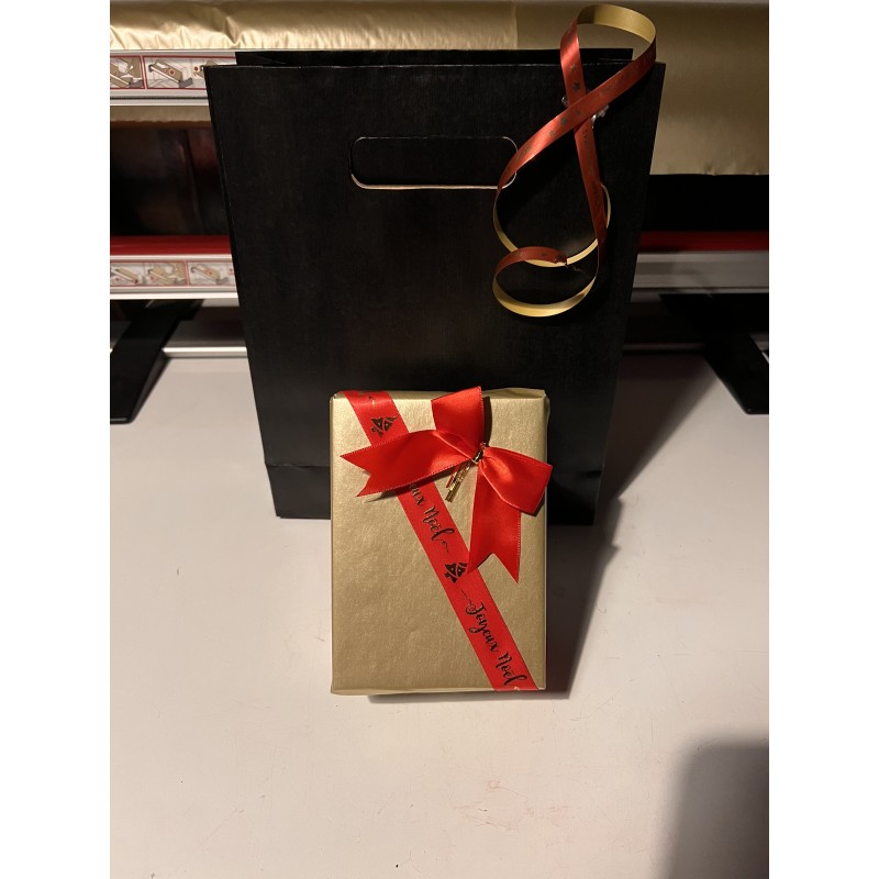 Emballage soigné avec sac kraft Noir